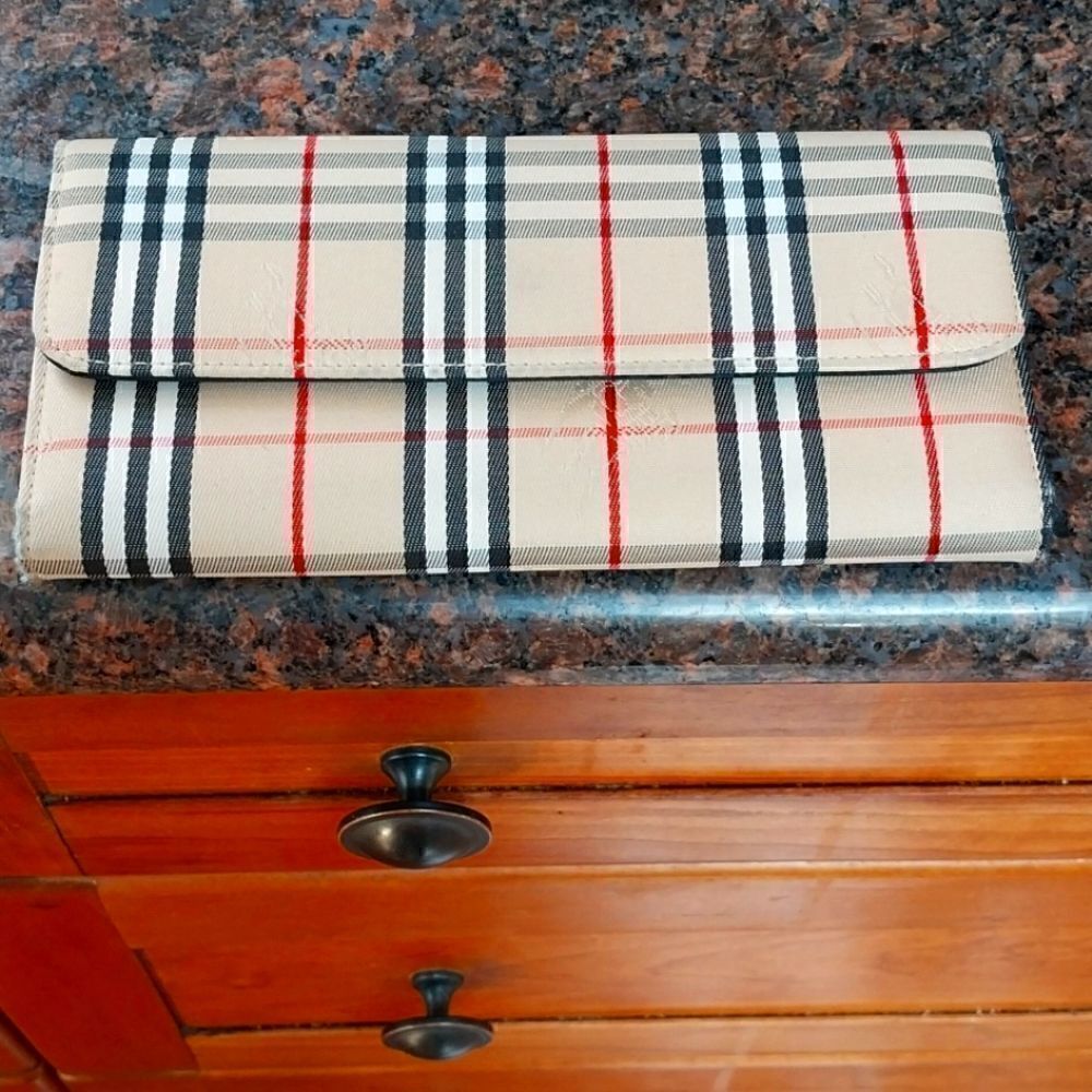 Plaid Wallet...